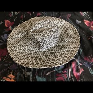 Old Navy Black and White Floppy Summer Hat